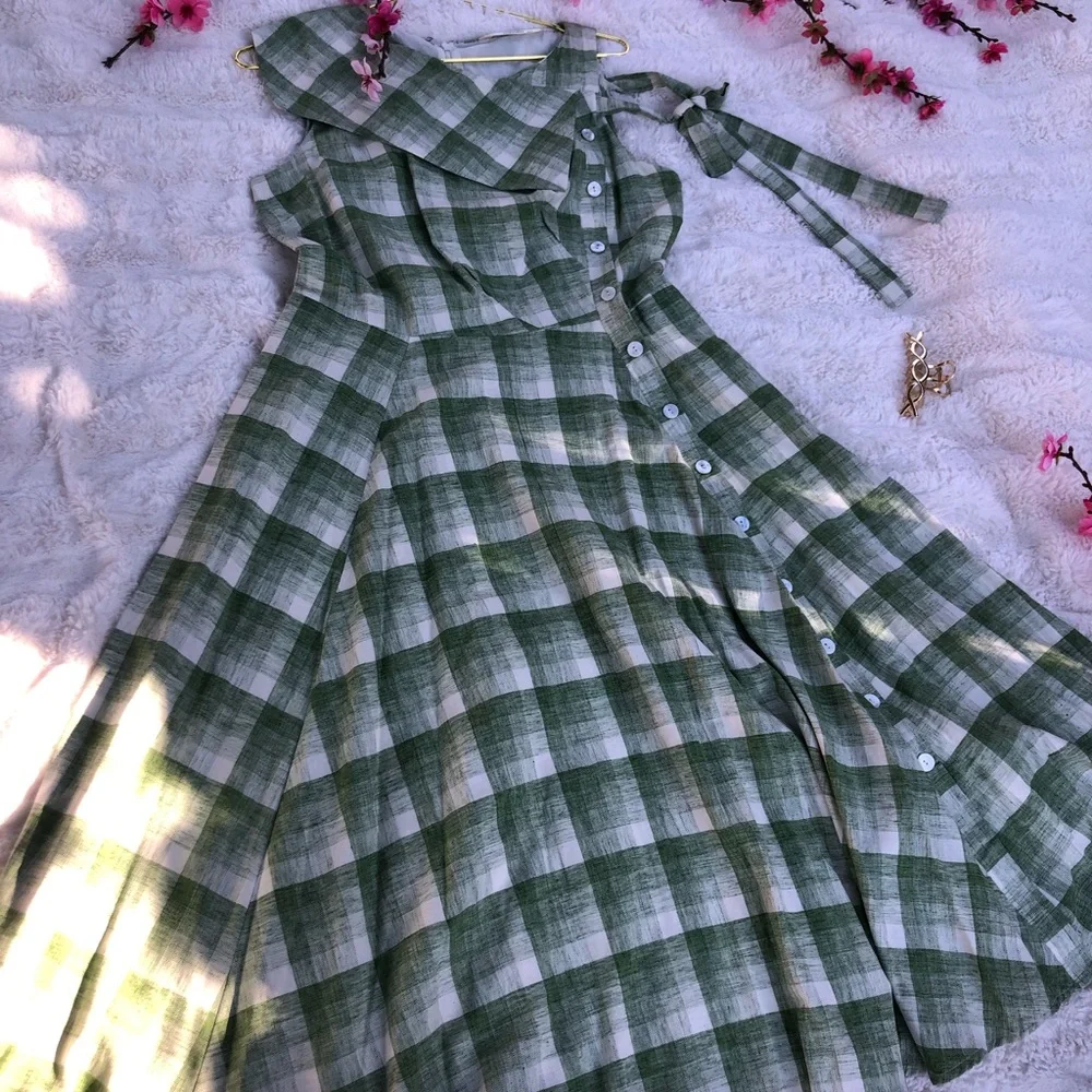 Dress - Picture 9 of 9